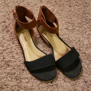 NWT Dressbarn Tan & Denim Summer Sandals. Size 7.5
